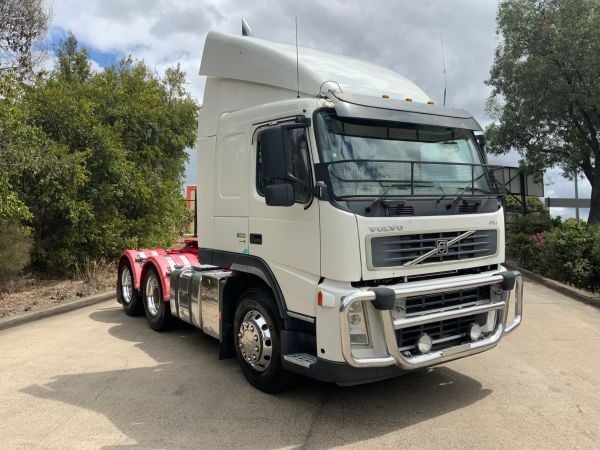 2010 Volvo FM500 Primemover image