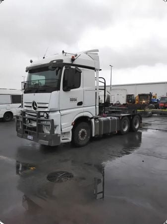2019 Mercedes Benz Actros 6x2 Cab Chassis image