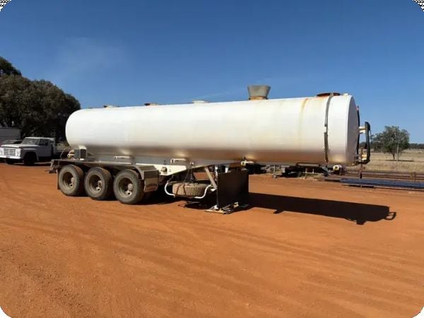 2018 Boomer Tri-Axle Water Tanker image