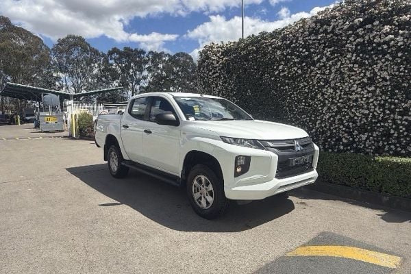 2023 Mitsubishi Triton GLX+ MR 4X4 image