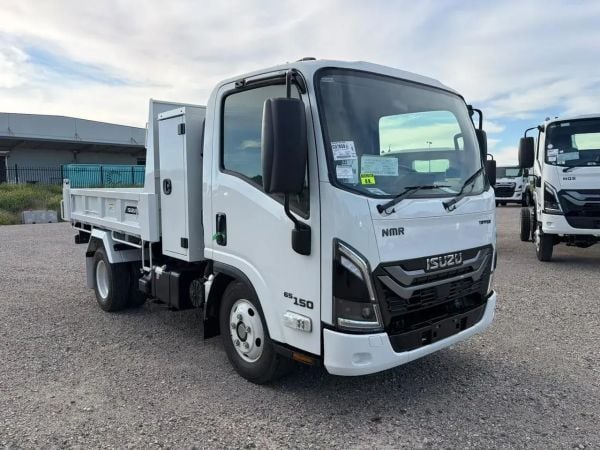 2026 Isuzu N Series NMR 65/45-150 DT D28 Tipper Auto image