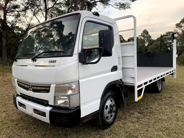 2017 Mitsubishi CANTER Flatbed image