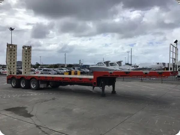2025 AAA Trailers M45FTADDR Tri-Axle Step Deck Trailer W/ Motorised Ramps image