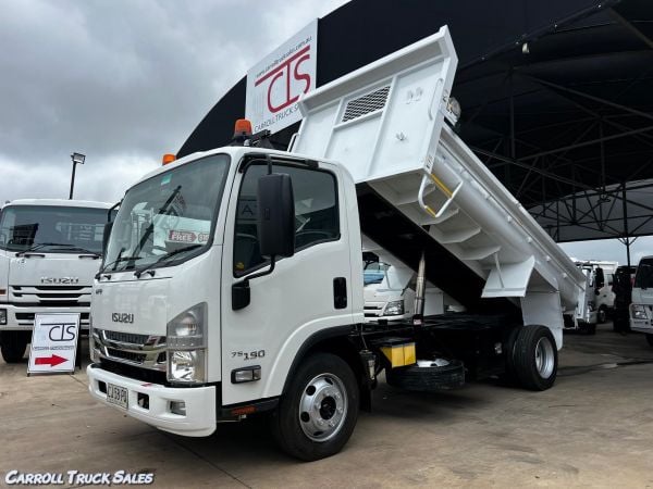 2016 ISUZU NPR75-190 Dump Truck image