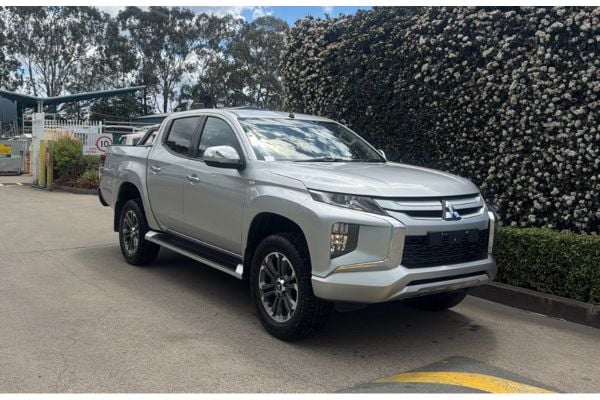 2020 Mitsubishi Triton GLX-R MR 4X4 image