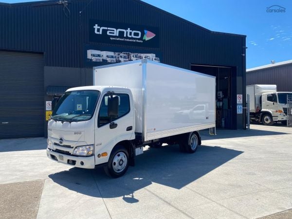 2025 Hino 300 Series 616 Tranto 3 Pallet 4500 Parcel Series Narrow image