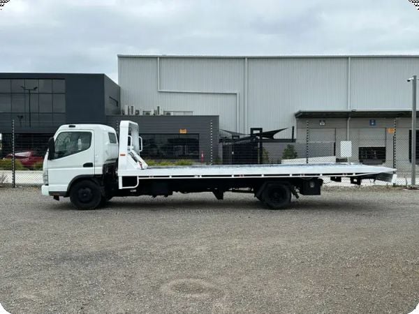 2007 Mitsubishi Fuso Canter 7/800 4x2 Tilt Tray image