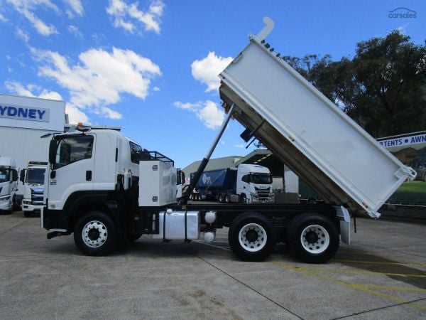 2014 Isuzu F Series FXZ 1500 image