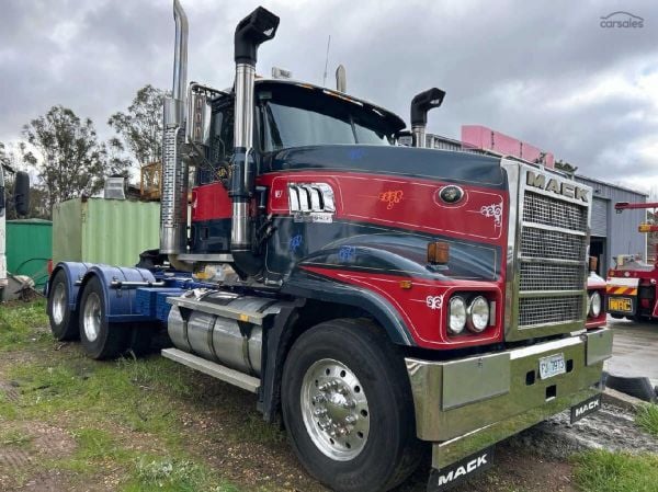 2005 Mack Superliner SL4 Day Cab image