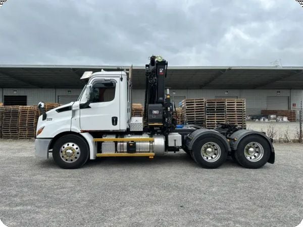 2023 Freightliner Cascadia 6x4 Prime Mover With Crane Certified 03/2033 image
