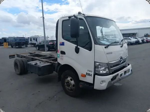 2020 Hino 721 300 4x2 Wide Cab Chassis image