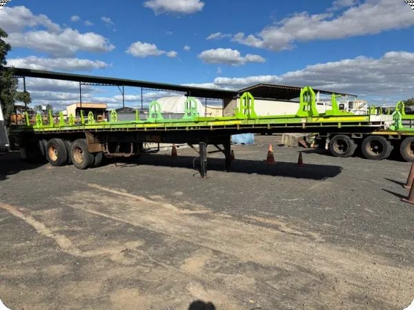 1983 Haulmark Tri-Axle Flat Top image