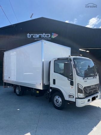 2026 Isuzu N Series NNR 45-150 DT D34 3 Pallet Parcel 2200 Series Dry Freight Pantech image