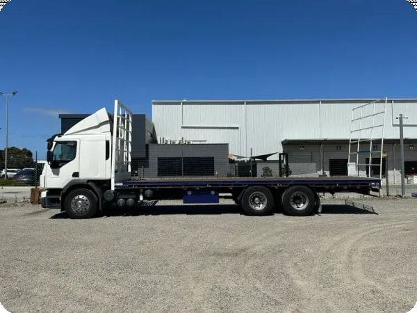 2015 Volvo FE 6x2 Tray Truck image