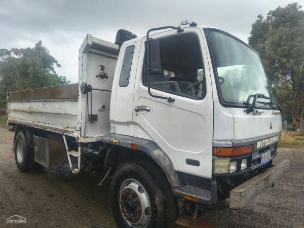 1999 Mitsubishi Fighter FM658HV image