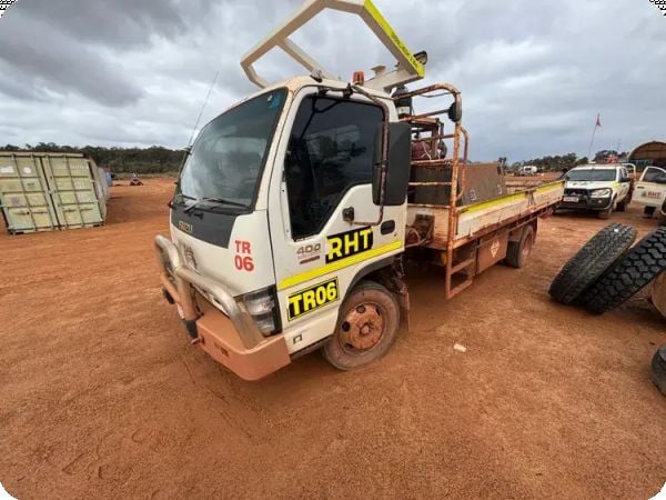 2007 Isuzu NPR400 4x2 Tray Truck image