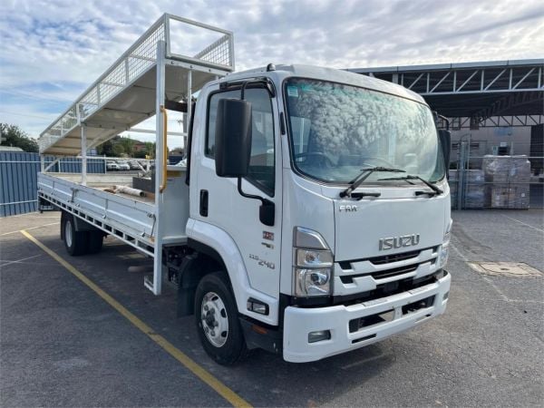 2023 Isuzu F Series Tray Top FRR110-240 image