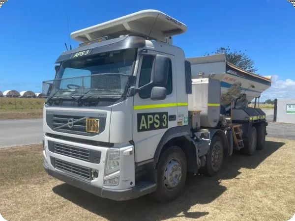 2012 Volvo FM 6x4 Stemming Truck image