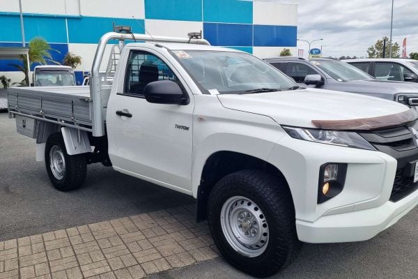 2022 Mitsubishi Triton GLX MR 4X4 image