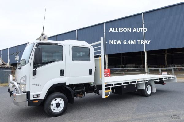 2017 Isuzu F Series FRR110-260 Crew Cab AUTO image