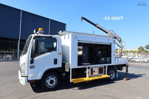 2011 Isuzu N Series NPR 250/300 Premium AMT Auto image
