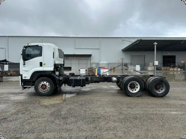 2017 Isuzu FVY 240-300 6x4 Cab Chassis image