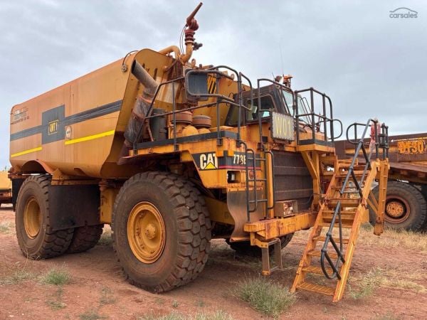 2003 Caterpillar 773E Water Truck