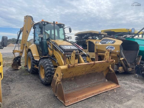 2017 Caterpillar 432F2 Backhoe Loader image