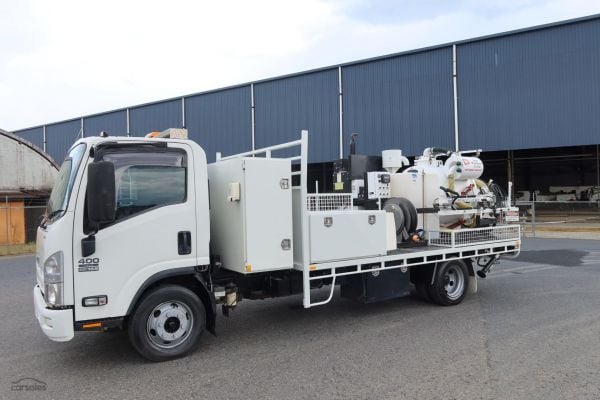 2015 Isuzu N Series NPR 400 image