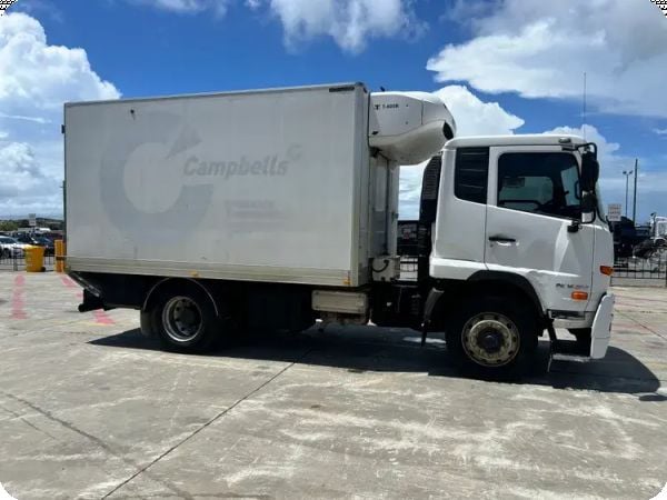 2017 Nissan UD 4x2 Refrigerated Pantech (Ex Lease) image