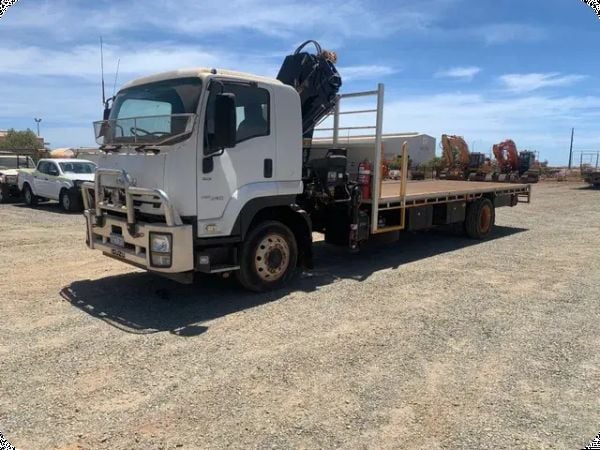 2016 Isuzu FM FTR Crane Truck image