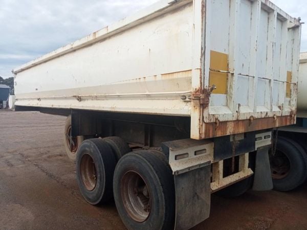 2009 BOGIE Tipper image