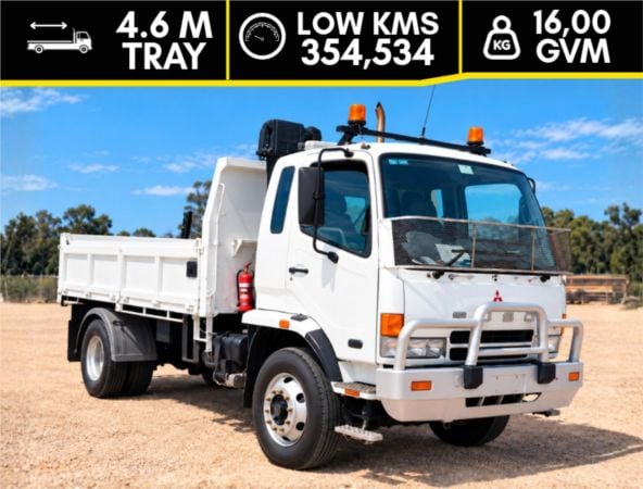 2007 Mitsubishi Fighter Cab Chassis FM65FM image