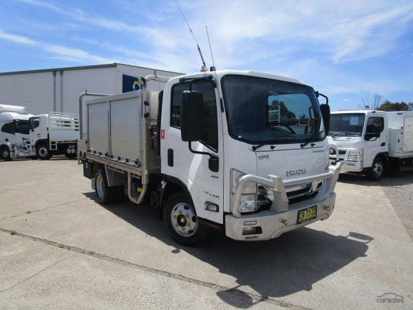 2018 Isuzu N Series NPR 45/55-155 Tradepack image