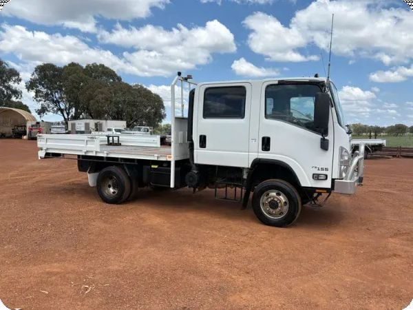 2018 Isuzu NPS Series 4x4 Tray Truck image